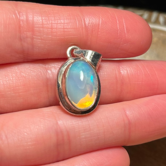 Natural Ethiopian Opal 925 Sterling Silver Pendant - Picture 12 of 15